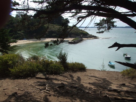 La petite plage du Gored sur l\'île-aux-Moines.