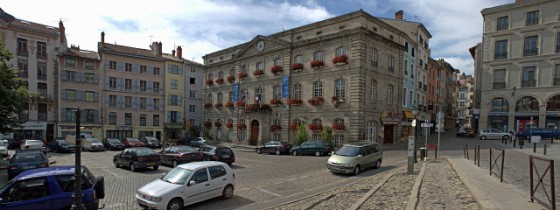 La place du Martouret et l\'Hôtel de ville