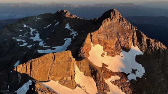 La Pointe de Comberousse au lever du soleil