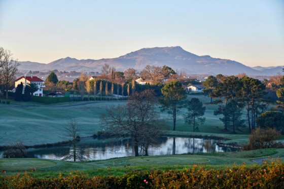 La Rhune en toile de fond du golf
