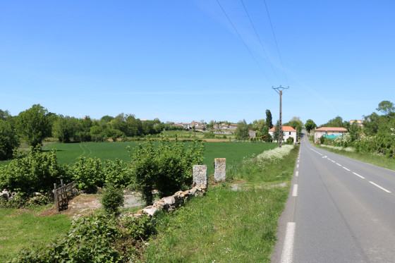 La route D740 de Périgné à Brioux sur Boutonne