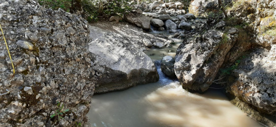 La Souloise au pied du Puits des Bans