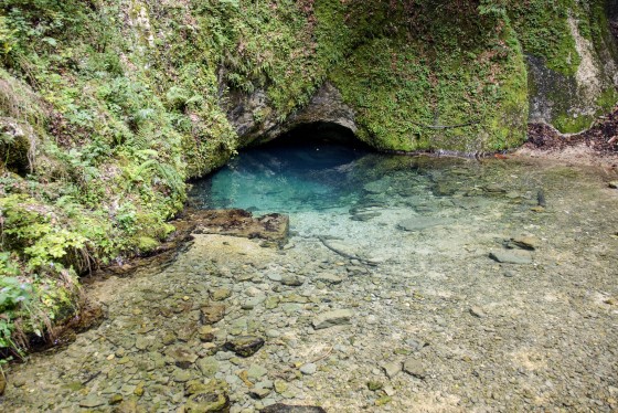 La source bleue (la résurgence)