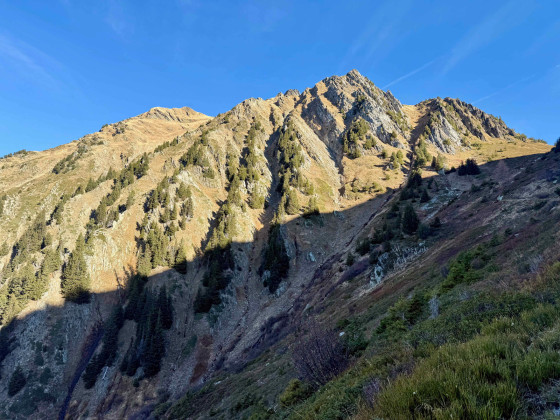 La Tournette et les ravinements traversés par le Sentier des Gorges