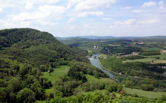 La vallée du Doubs et les Roches de Fourbanne
