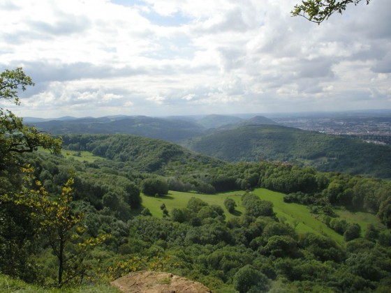 La vallon de Montfaucon et les ruines féodales