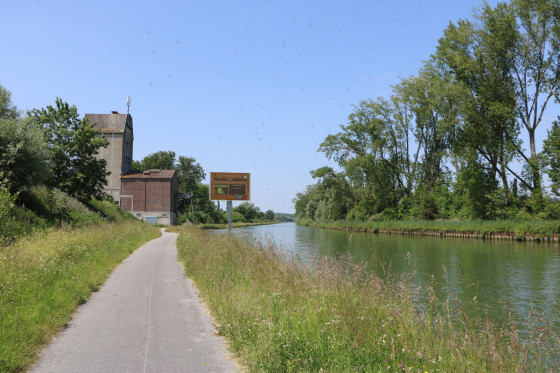 La véloroute près du sile de Biares