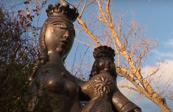 La vierge noire et le lavoir