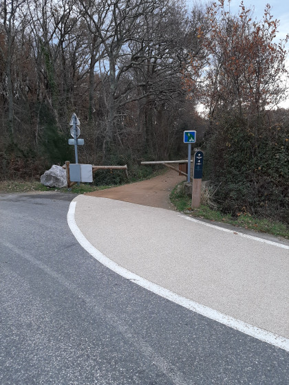 La voie verte quitte le chemin latéral