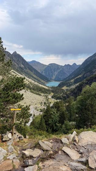 Lac de Gaube vu en allant vers le refuge des oulettes