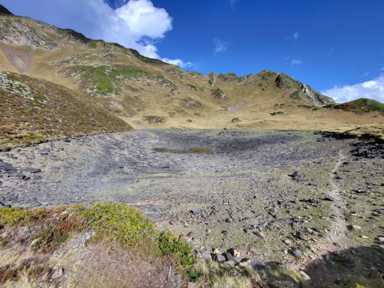 Lac de la Lahude pratiquement &agrave; sec