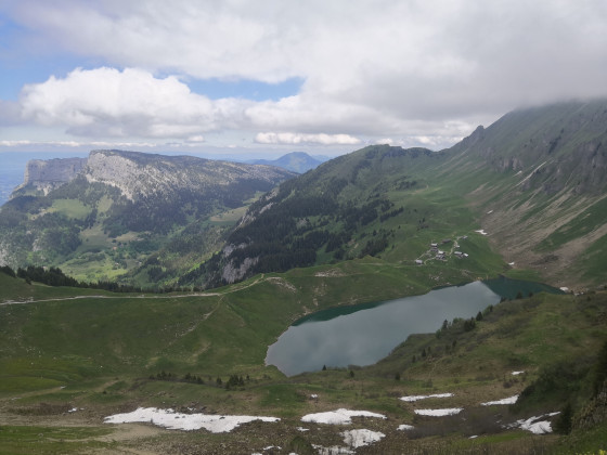 Lac de Lessy depuis la crête