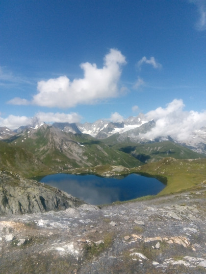 Lacs de Fenêtre (massif du Mont Blanc en arrière-plan)