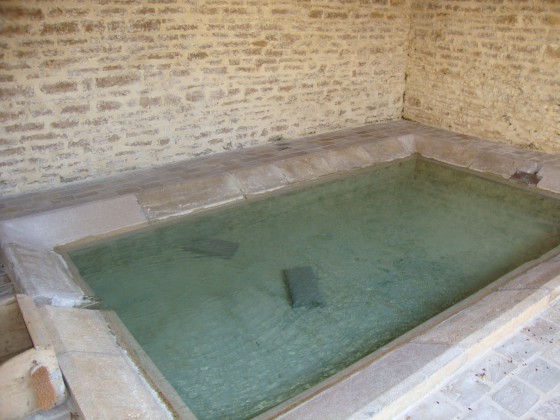 Lavoir à Villars Fontaine