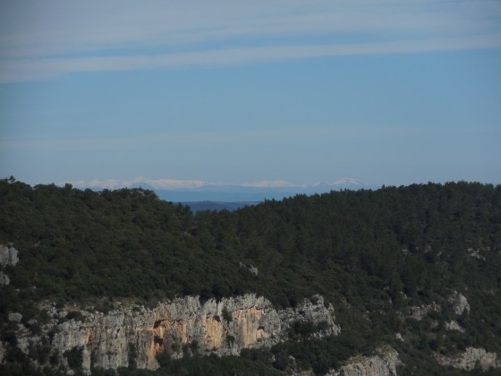Le Bau Rouge et les Alpilles enneigées dans le fond