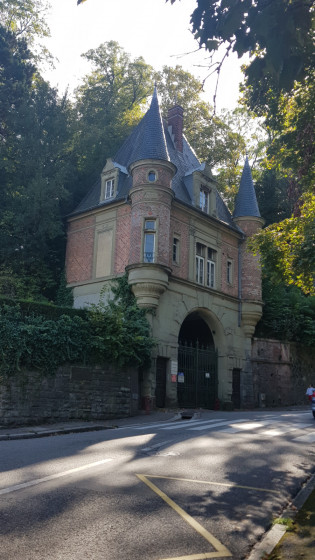 Entrée Sud de l\'Ermitage (pouponnière)