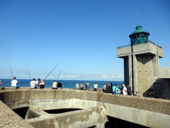 Le bout de la jetée de l\'entrée du port de Dieppe