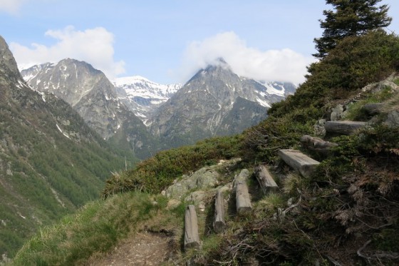 Le Buet encadré par le Mont Oreb et la Loriaz