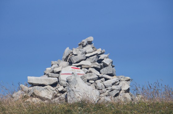 Le Cairn prend ses peintures de guerre Hugh!