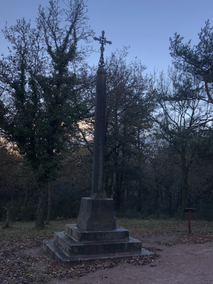 Le calvaire en face de la chapelle Saint-Joseph
