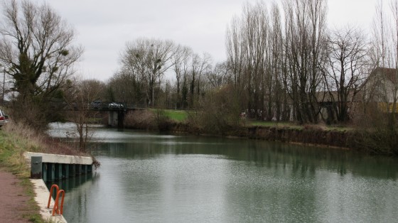 Le Canal de Meaux à Chalifert