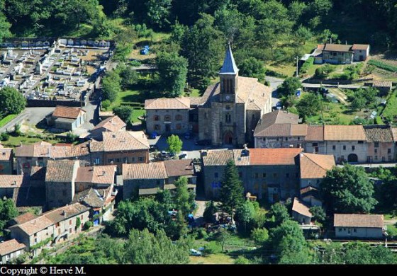 Le centre bourg de Mayres