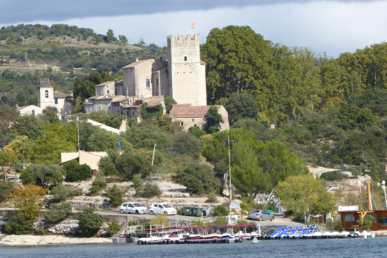 Le ch&acirc;teau d'Esparron