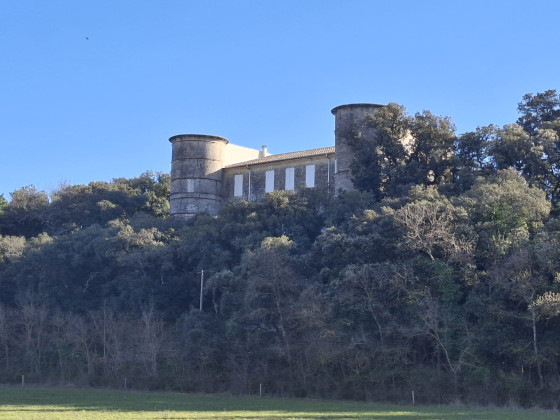 Le château de Junas au départ de la randonnée