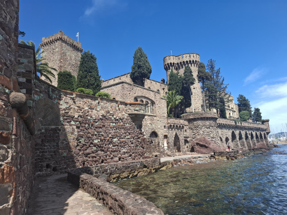Le Ch&acirc;teau de la Napoule: tr&egrave;s beau monument