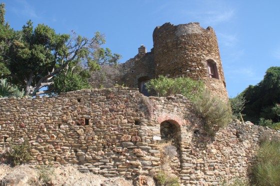 Le château des Seigneurs de Fos