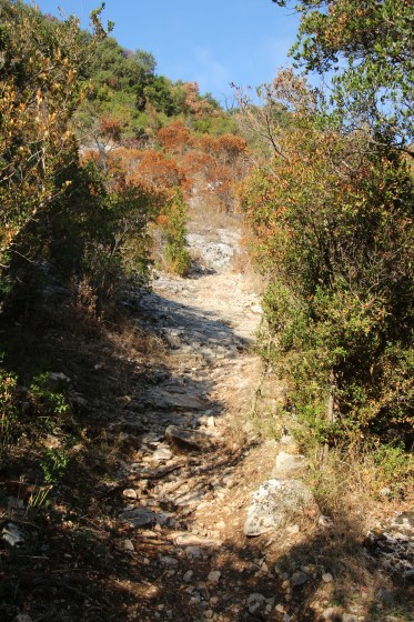 Le chemin au dessus de la chapelle