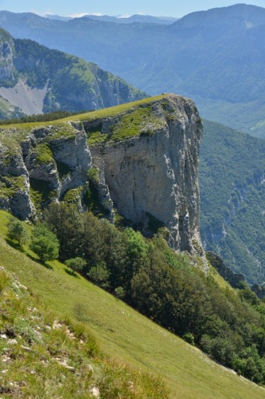 le dessus de rochers de Chironne