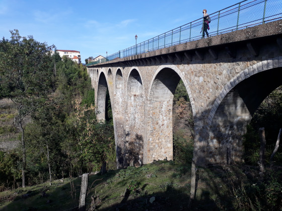 Le deuxième viaduc à l'arrivée de la boucke sur Pelussin