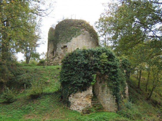 Le Donjon de Saint Vérain