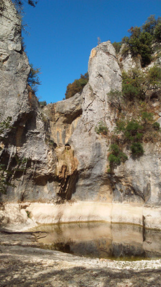 le Gour de la Sompe en p&eacute;riode s&egrave;che