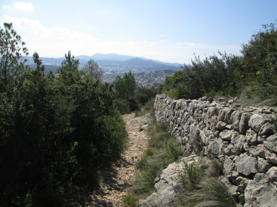 Le GR en bordure de restanque