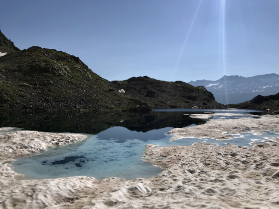 Le Lac de Belledonne vu du milieu du lac