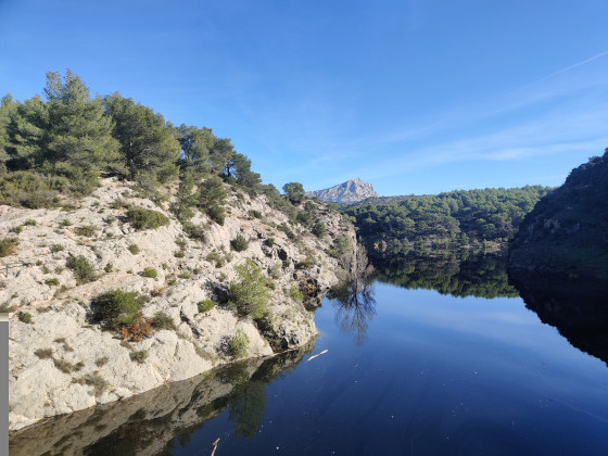 Le lac de Zola et son barrage