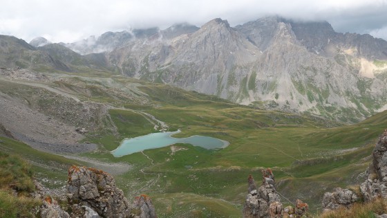 Le lac des Cerces depuis le sentier non balisé qui monte à la Pointe des Cerces