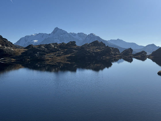 Le Lac du Retour et en fond le Mont Pourri