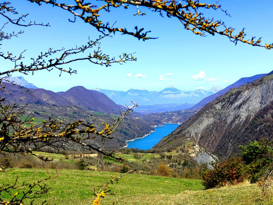 Le lac en aval