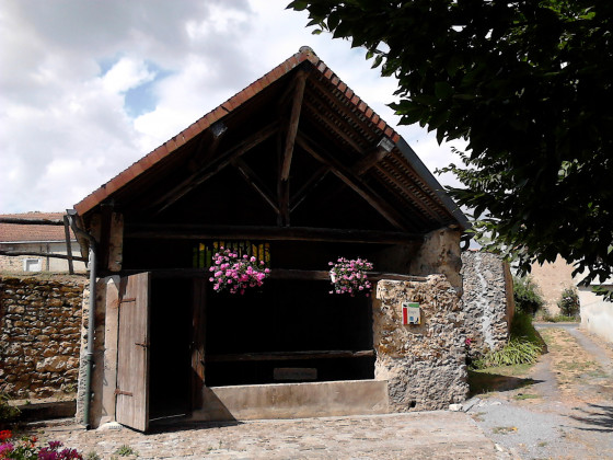 Le lavoir de V&eacute;zilly