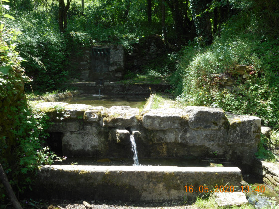 Lavoir et source de Trousse Chemise