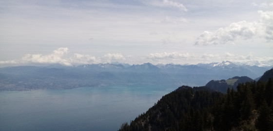 Le Léman vu depuis le sommet oriental des Mémises
