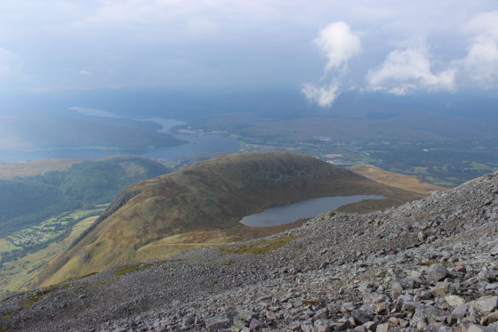 Le lochan Meall an t-Suidhe vu depuis la voie normale
