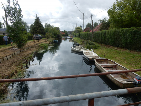 le long du canal