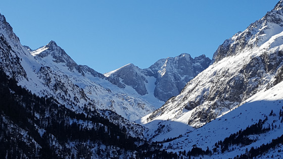 Le Massif du Vignemale depuis le lac de Gaube