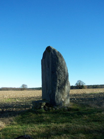 A faire Le Menhir du plateau de Ger Randonnée