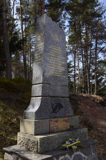Le monument des commandants Colardelle et Barberot
