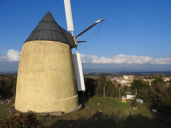 Le moulin à vent de Villeneuve-la-Comtal
